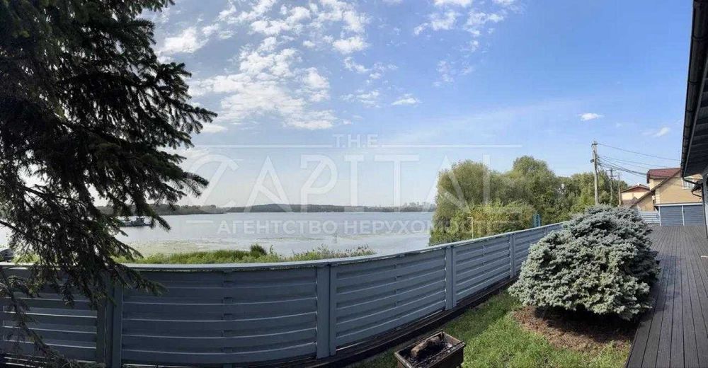 Оренда стильного будинку з басейном