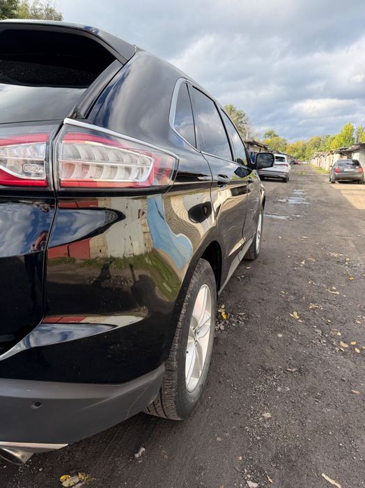 Автомобіль Ford Edge