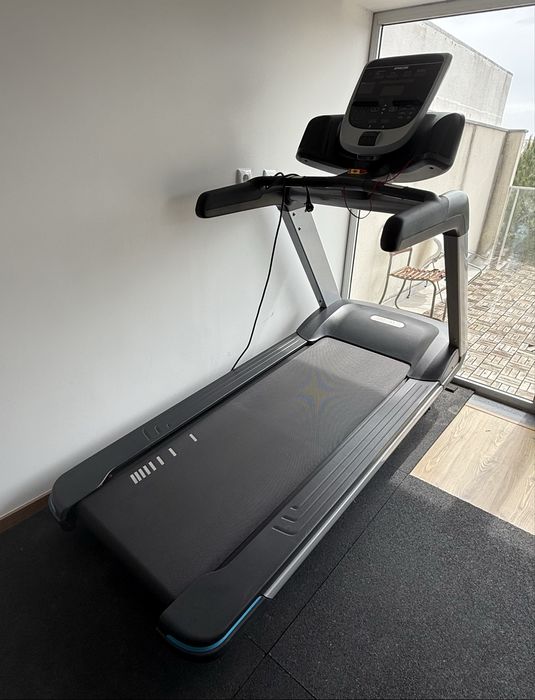 Esteira Precor (nível profissional)
