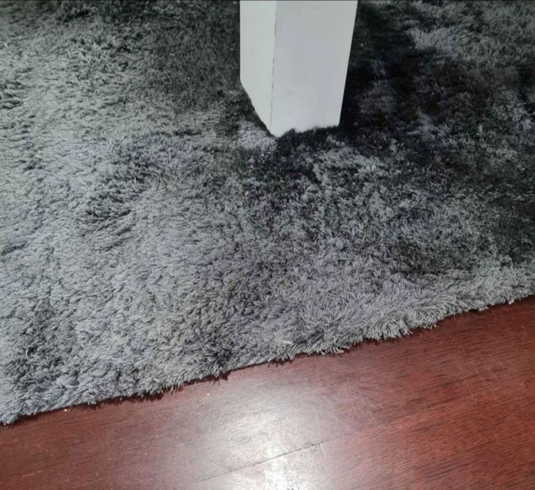 Carpete / Tapete cinza pelo curto