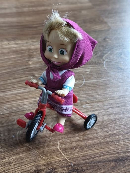 Lalka Masza na rowerze, z bajki Masza i Niedźwiedź
