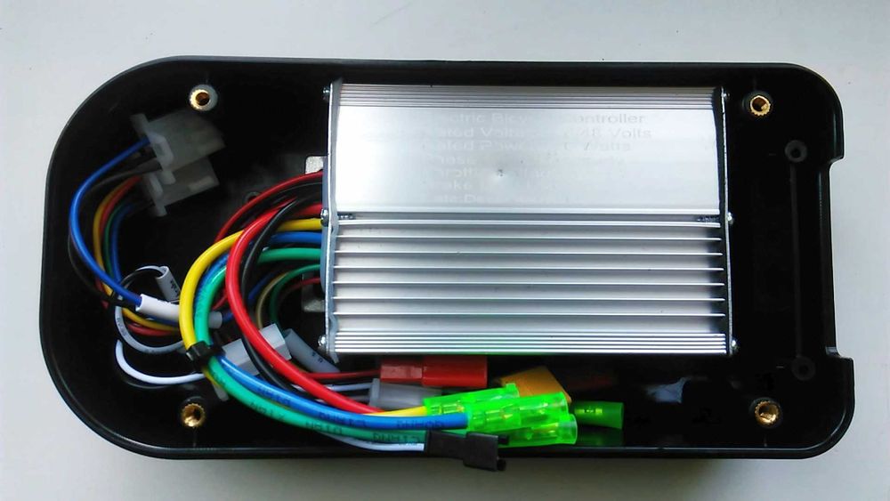 Контроллер 36/48В 18А + Бокс + Ручки газа, Тормоза на Электровелосипед