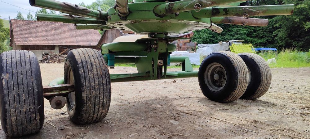 Zgrabiarka karuzelowa Krone KS 3.50/10