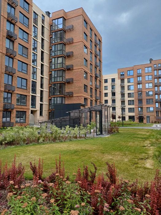 2-ох новобудова в ЖК Компас з паркомісцем та коміркою