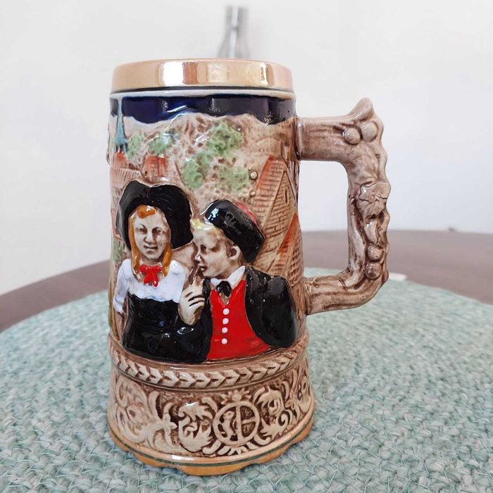 Старинна музична пивна кружка без кришки