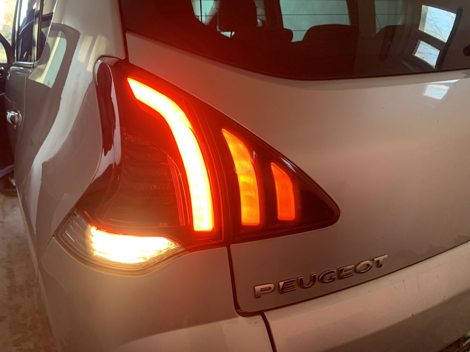 Ліхтар задній Peugeot 3008 Фонарь задний Пежо 3008 Стоп