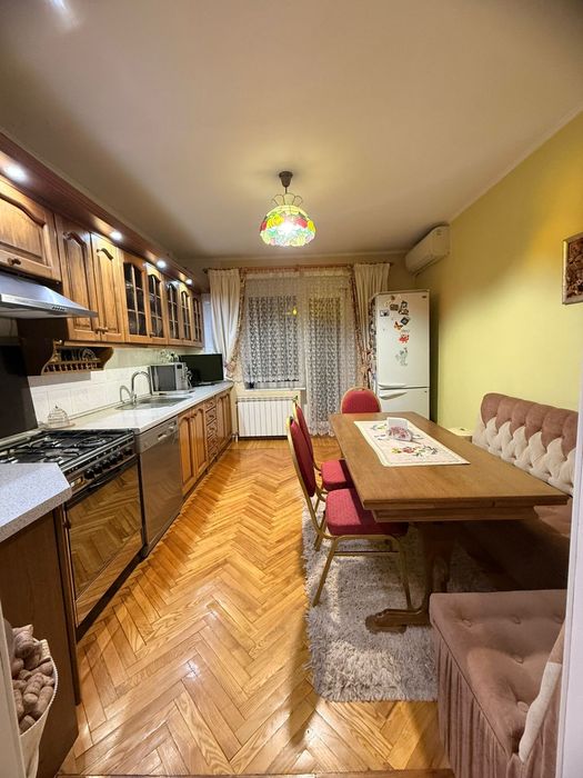 Продаж квартири р-н осташівка