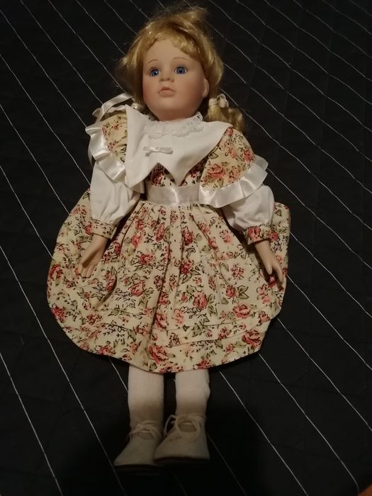 Boneca de porcelana