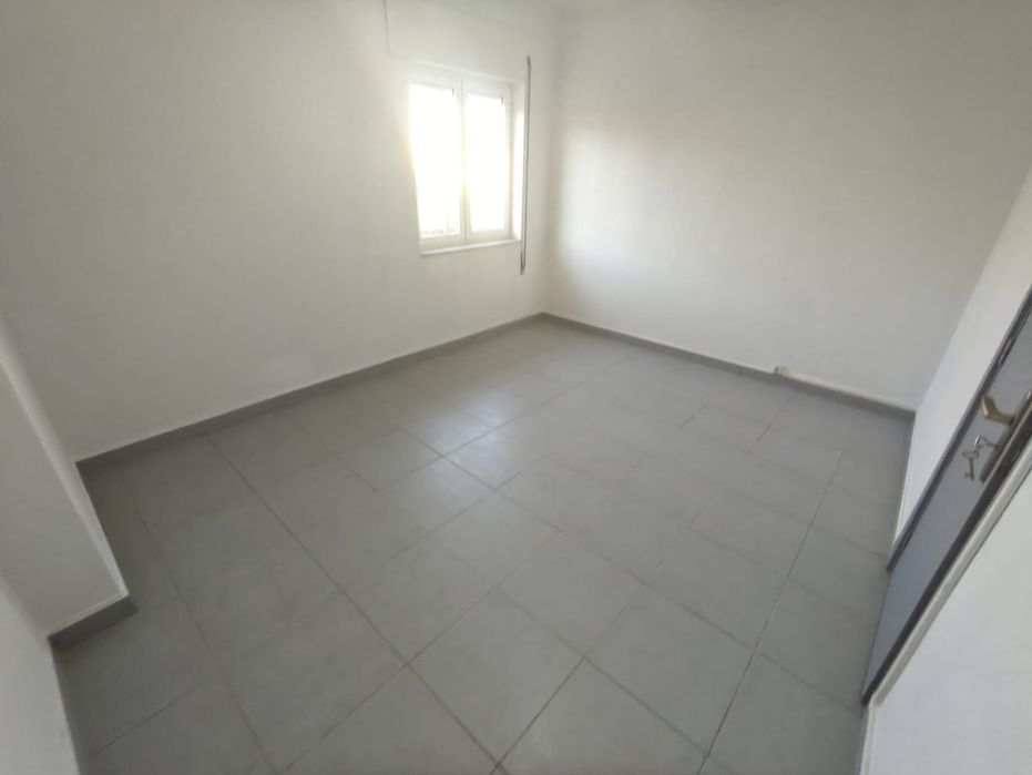 Uma Moradia Com 2 Apartamentos Independentes