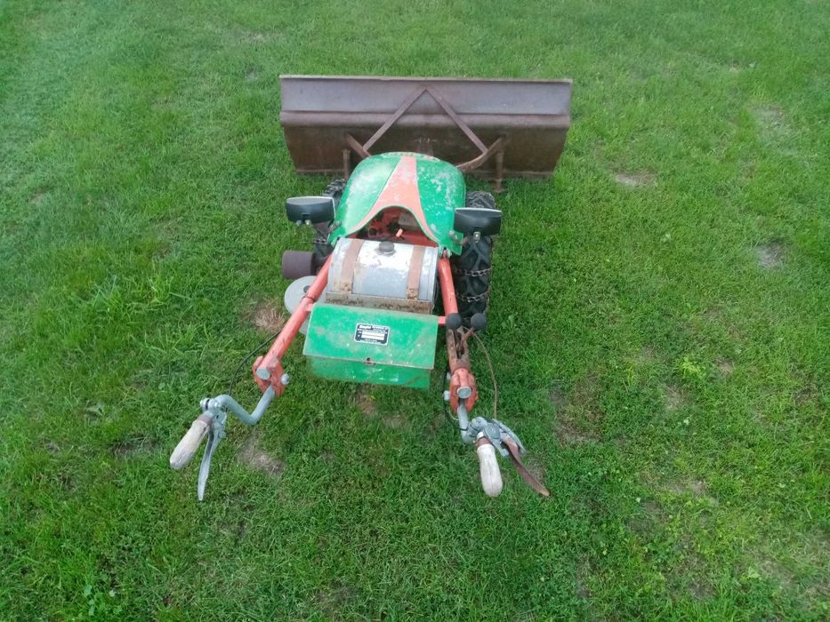 Traktorek jednoosiowy Dzik Rapid