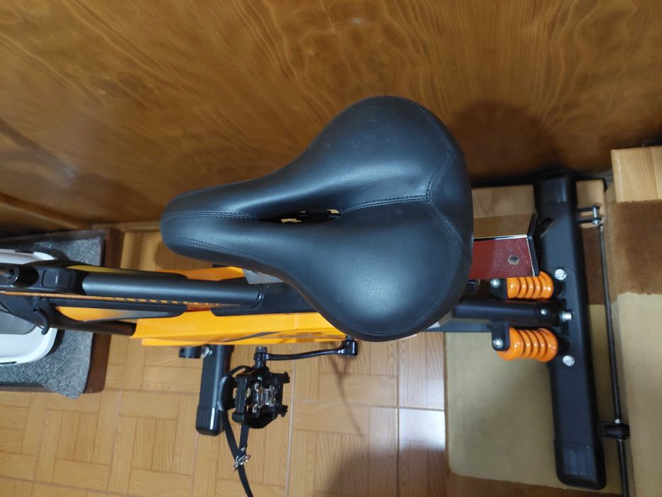 Bicicleta estática da marca Gridinlux438775620148275204
