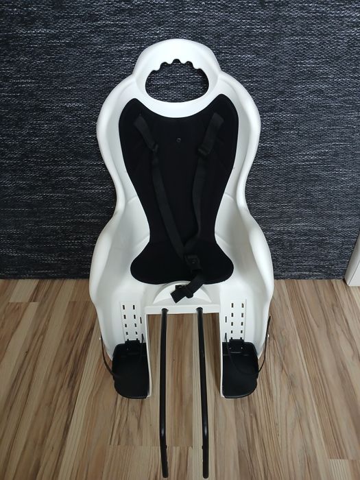 Fotelik rowerowy Elibas biało czarny do 22 kg