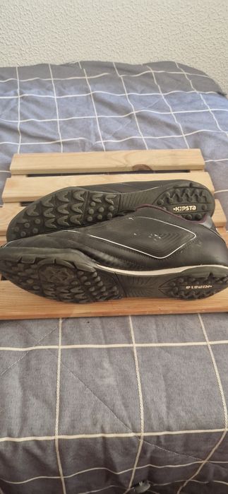 Chuteiras pitons Turf