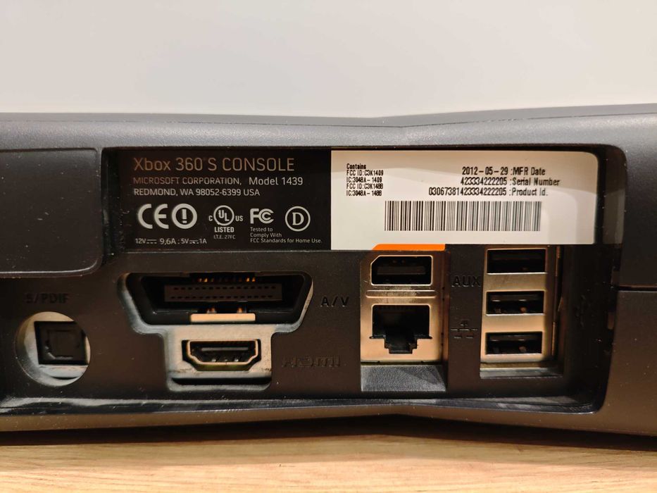 XBOX 360 Slim - uszkodzony