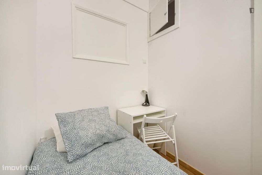 Quarto - localizado em Benfica Lisbon