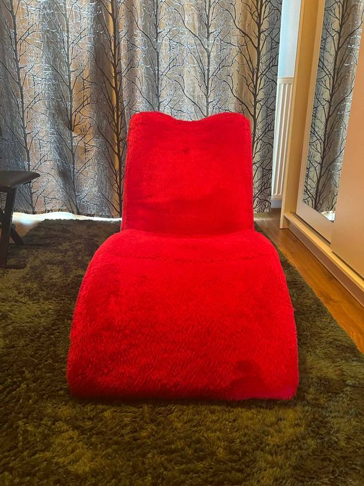 Leżanka do pokoju dziewczynki