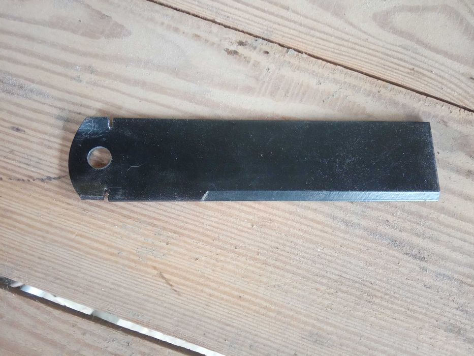 Ножі противоріжучі  комбайна масей