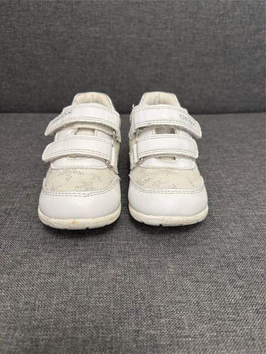 Дитячі кросівки для дівчинки Geox р.22, уст.14см, стопа 12-13,5см білі
