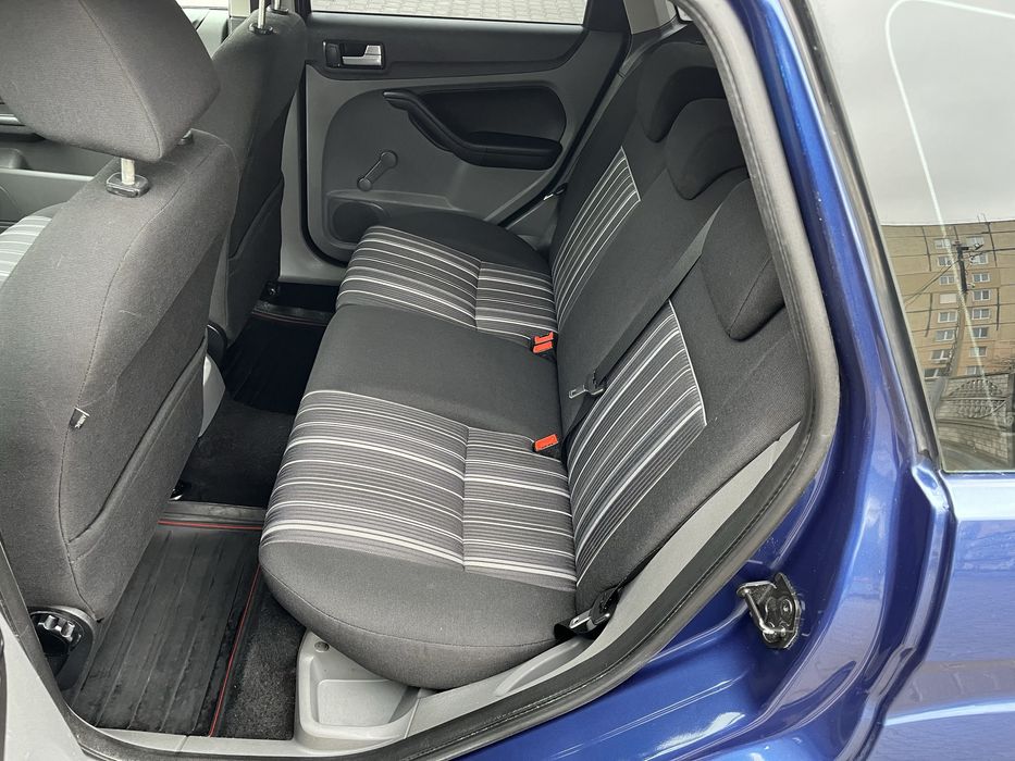 Ford Focus 2009 1.6 бензин