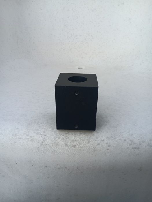 Cubo Laotie ES40 que une a torre do guiador ao garfo de suspensão