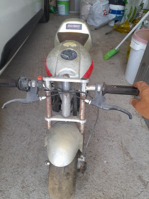 Mota para criança a gasolina.