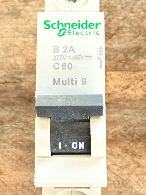 Schneider B 2 A C60 Multi 9 wyłącznik nadprądowym - 12 sztuk komplet
