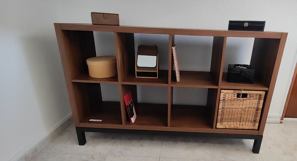 IKEA Kallax nogueira com suporte