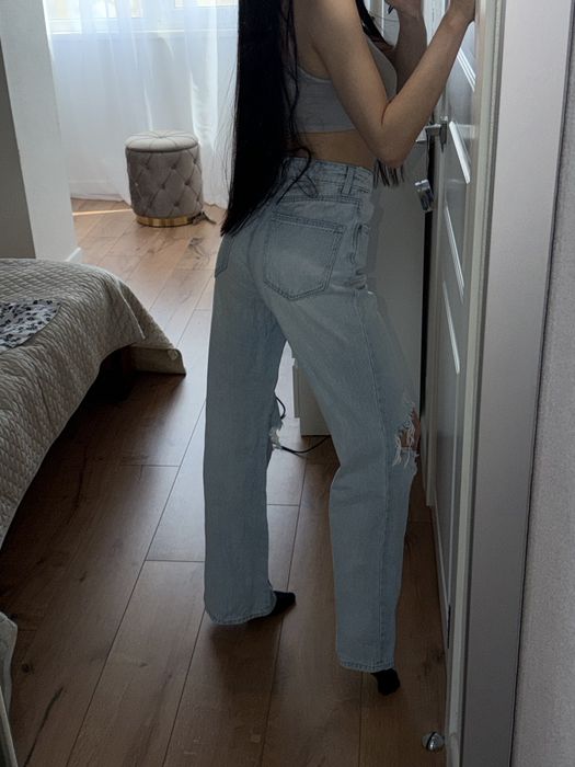 Джинси жіночі рвані на колінах