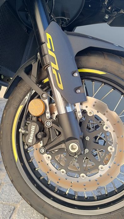 Benelli TRK 502X  - 2025 - NOVA - 2000 km - c/Malas