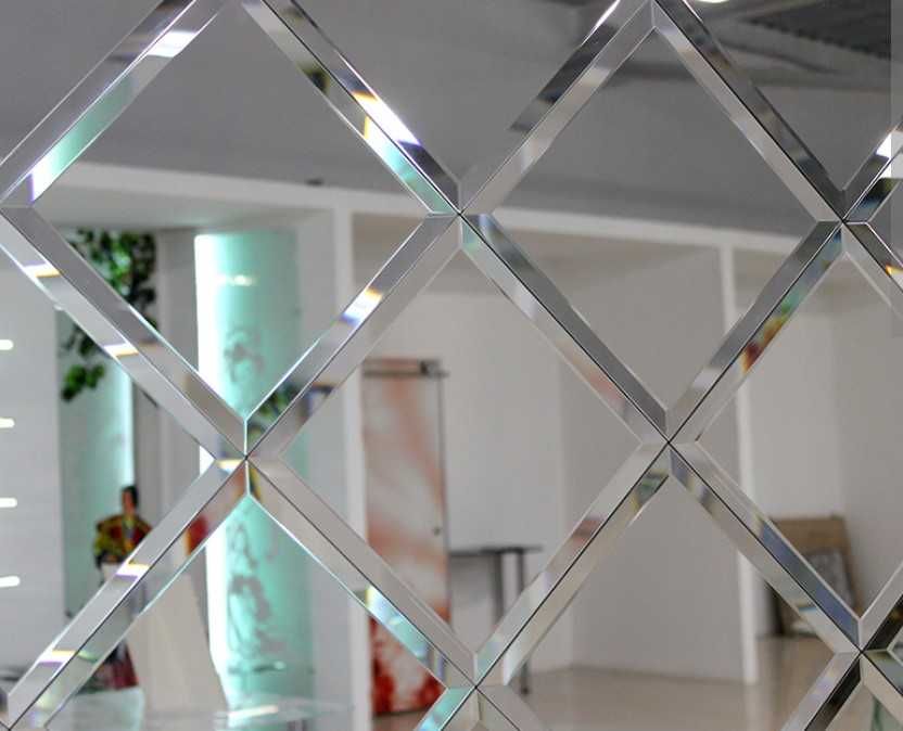 Дзеркальна плитка / Панно