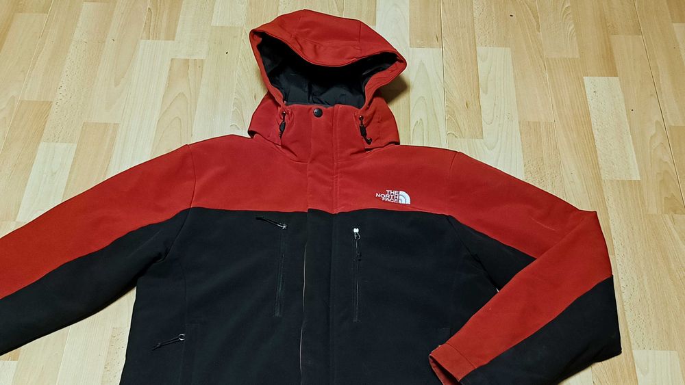 Męska zimowa kurtka softshell THE NORTH FACE r.M stan bardzo dobry