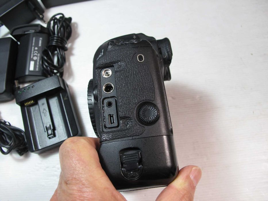Canon 1D Mark III na caixa com ou sem lente - Ver descrição