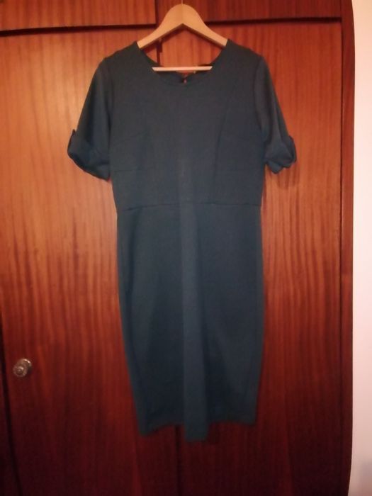 Vestido curto de manga curta