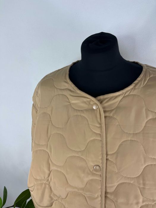 Beżowa nude kurtka pikowana wiosenna na co dzień Rainbow rozmiar 46