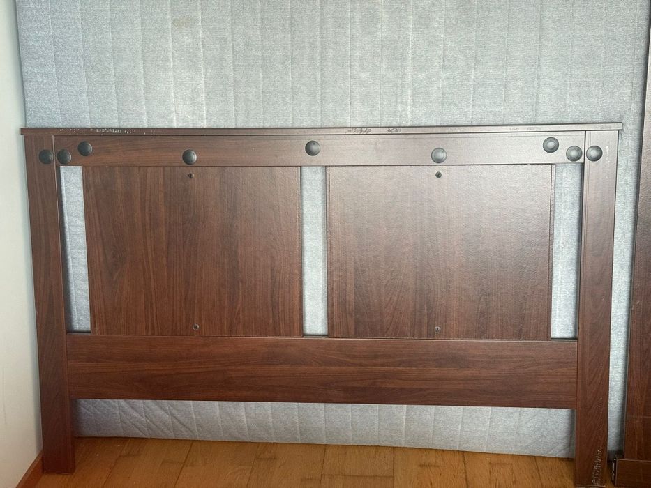 Cama castanha IKEA + colchão. Modelo SONGESAND