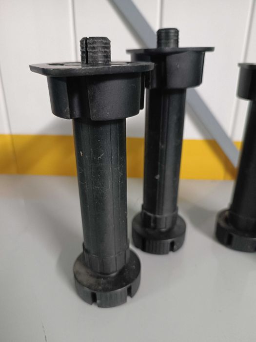 Pés ajustáveis para armários de cozinha / bancadas (até 20utd)