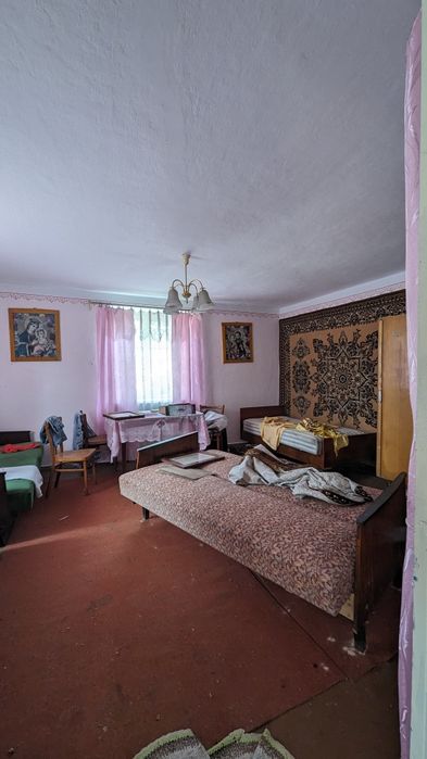 Будиночок біля р. Дністер