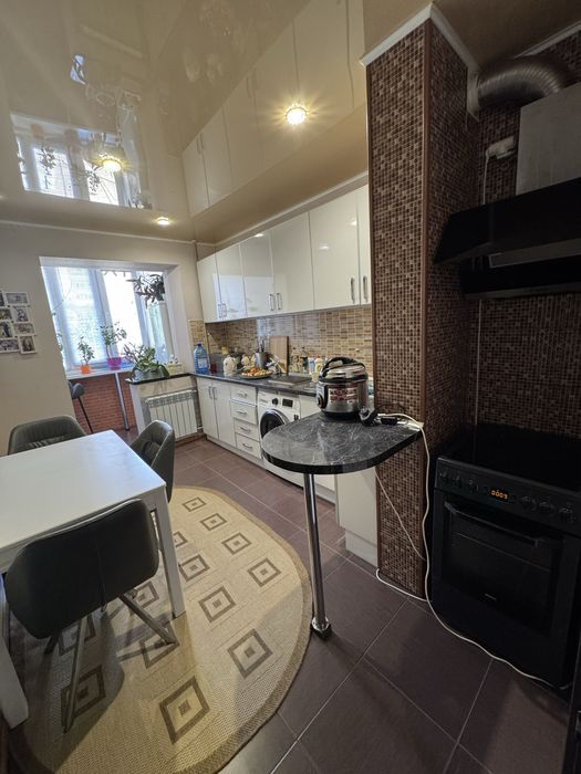 3х комнатная квартира 2/9 Таврический