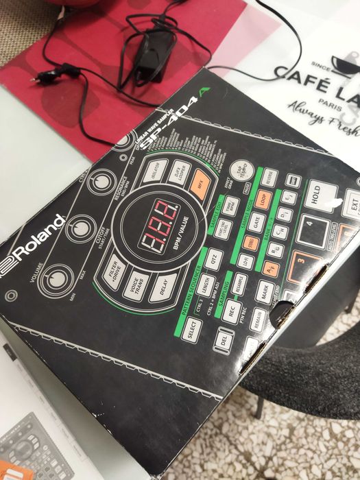 Sampler Roland Sp404A