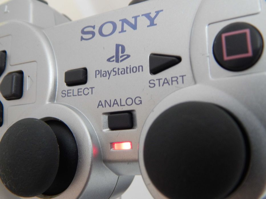 Oryginalny Srebrny Silver kontroler gamepad DualShock 2 do PlayStation 2 Sony stan dobry