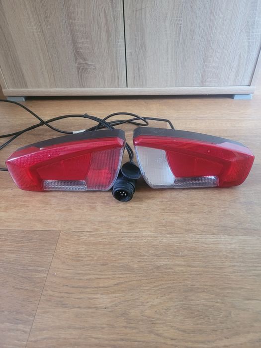 Lampy Thule tylne do bagażnika przyczepki platformy