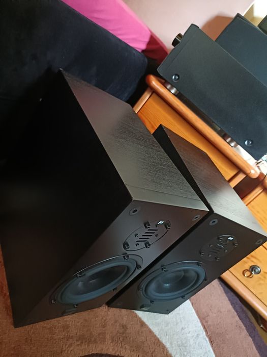 Kolumny monitory Ares elac Jet case wstęga