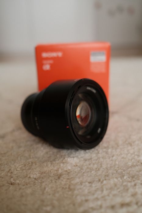 Sony FE 85mm f/1.8 – E-mount