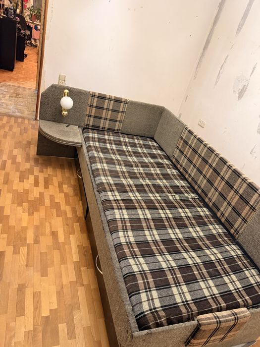 Кровать-диван, подростковая кровать, шкафчики на кухню, чтіл