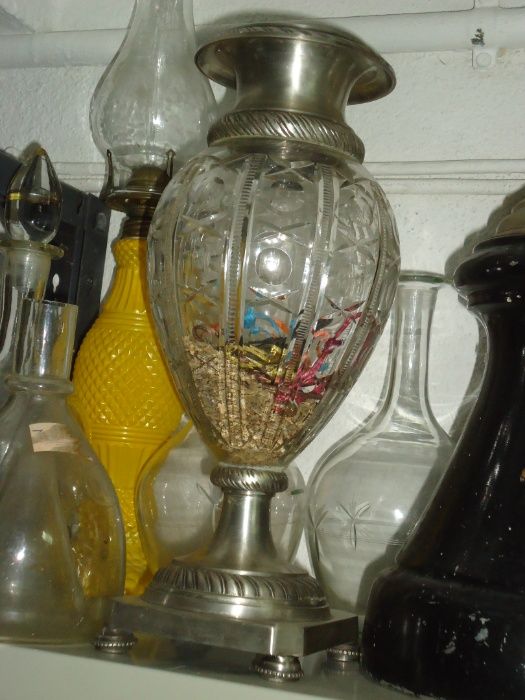 Jarra em cristal com pé estanho
