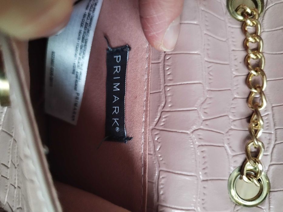 Mała torebka na łańcuszku Primark