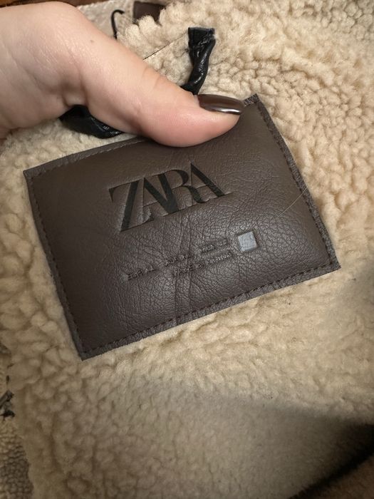 Дублянка Zara в розмірі Хл. Вкорочена, в красивому кольорі.
