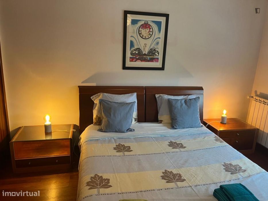 Quarto - localizado em Benfica Lisbon