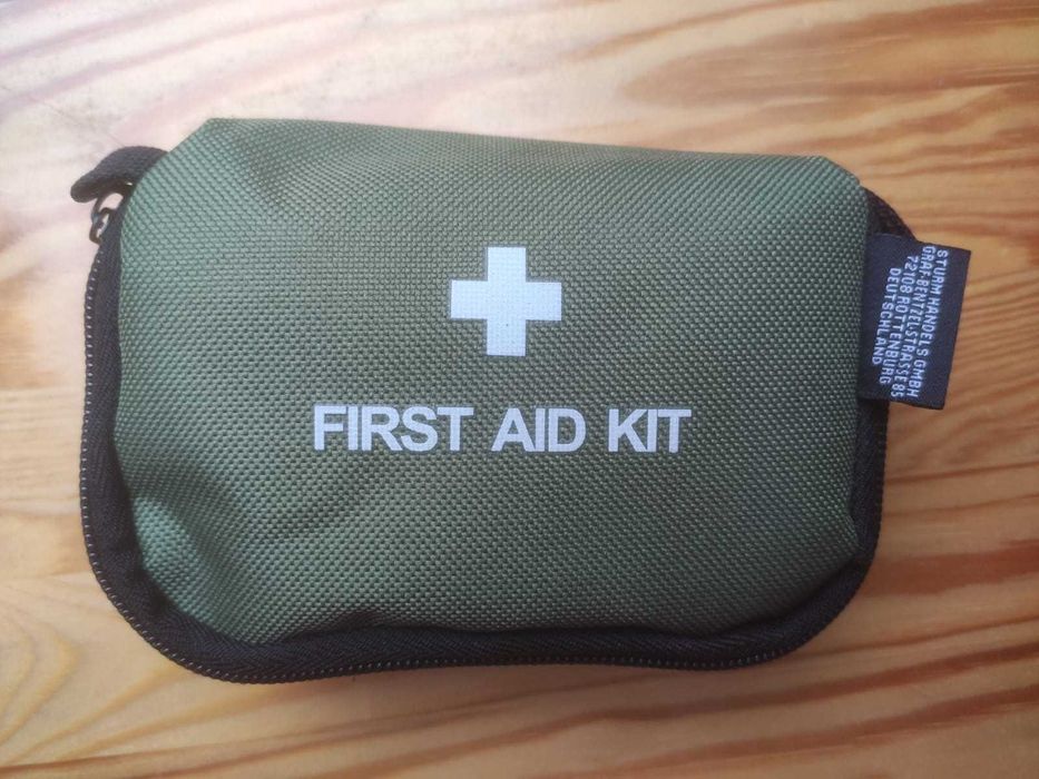 Zestaw survivalowy do trekkingu w górach