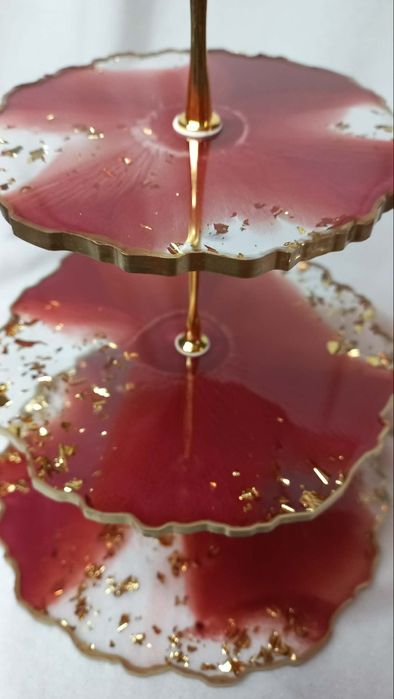 Rękodzieło Patera 3 piętrowa z żywicy epoksydowej bordo ze złotem